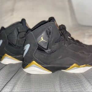 I don’t wear them I need them gone asap only wore them about 5 times no box